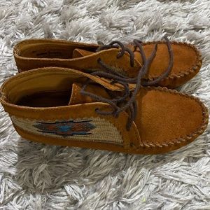 Minnetonka moccasins booties